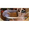 Image 5 : DOUBLE WHEEL WHEEL BARROW - YARD WORKS