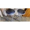 Image 6 : 2 STOOLS AND HEATED MASSAGE PAD