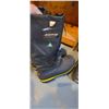 Image 5 : SIZE 7 BAFFIN BOOTS USED ONCE, 2 SETS OF 7 WORK BOOTS