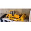 Image 2 : 36 INCH PLASTIC JD 850J  REMOTE CONTROLLED DOZER C/W CHARGER, REMOTE CONTROL, BATTERY MISSING