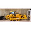 Image 4 : 36 INCH PLASTIC JD 850J  REMOTE CONTROLLED DOZER C/W CHARGER, REMOTE CONTROL, BATTERY MISSING