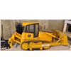 Image 7 : 36 INCH PLASTIC JD 850J  REMOTE CONTROLLED DOZER C/W CHARGER, REMOTE CONTROL, BATTERY MISSING