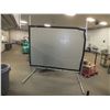 Image 1 : Portable Daylight Projector Screen