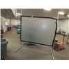 Image 1 : Portable Daylight Projector Screen