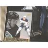 Image 2 : Connor McDavid Trophy Picture w/ Hockey Card