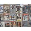 Image 6 : 70 Wayne Gretzky Hockey Cards Framed