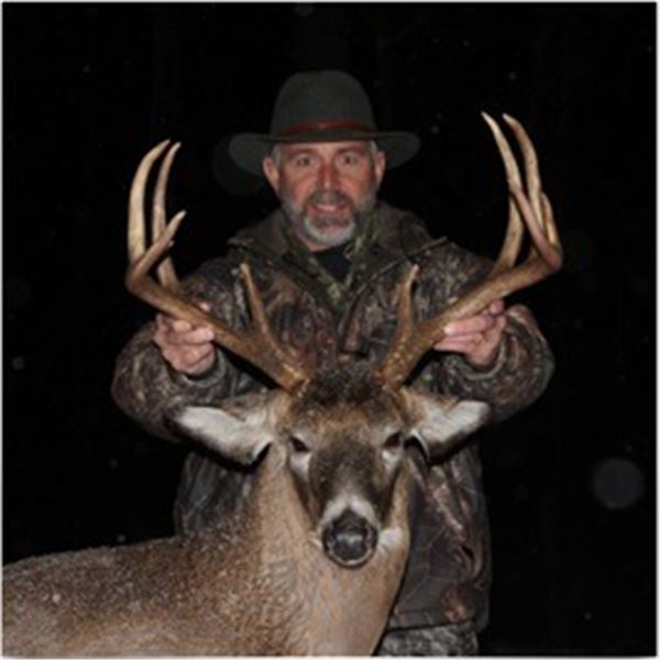 Whitetail Hunt in Michigan with Two Hats Ranch