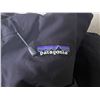 Image 2 : Group lot - x5 Patagonia Jackets/Vest - Approx Value : $720 - Black (XS) Womens - Black (M) Womens -