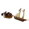 Image 1 : 2 Items - Wooden ship uplit lamp (Broken Mast) - Wooden model boat (Broken Mast)