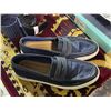 Image 2 : Group lot - Tommy Hilfiger loafers (Size 8) - baseball - binder w/ misc supplies - x4 ties - toque -
