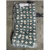 Image 2 : Amazon Basics Patio Bench Cushion (x4) - Green Fan Leaf