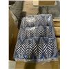 Image 2 : Amazon Basics Patio Bench Cushion (x3) - Navy Blue Leaf