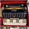 Image 2 : Dise Accordion w/ framed portraits