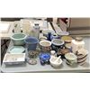 Image 1 : Group of assorted items - includes vases / bowls / Chinese decor etc