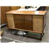 Image 2 : Grundig-Fleetwood - SO-121 Radio Grundig Radio/record player - approx 47 1/2" W x 16" L x 31" H