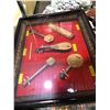 Image 3 : Shelf lot of assorted items - includes Chinese string instrument display San Shyan flute