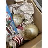 Image 3 : Box lot - Vintage large Christmas decorations + large candy cane