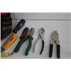 Image 4 : Tool Belt, Screwdrivers, Pliers, Side Cutters, Scissors, Safety Knife, etc.