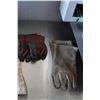Image 2 : Paper Shredder, Gloves, Boots