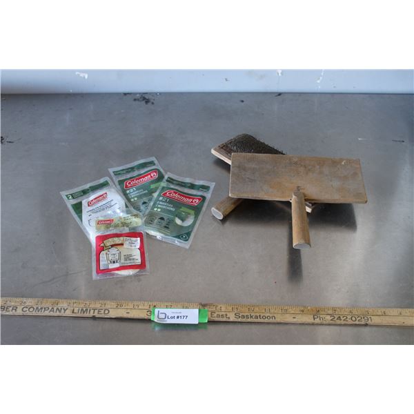 Hand Carders, (4) Packages of Coleman Lantern Mantles