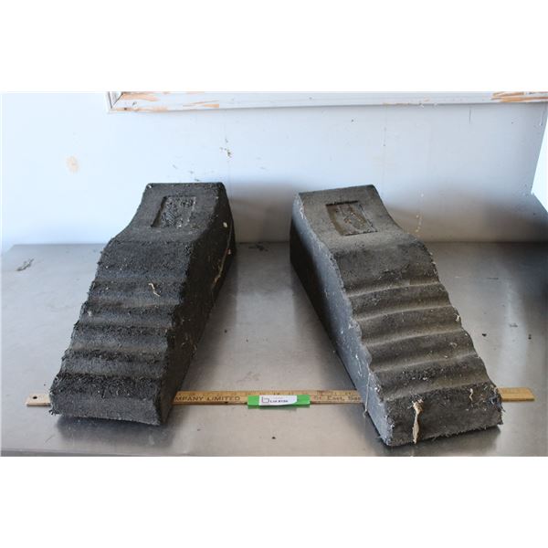 E-Z Riser Rubber Car Ramps - Bodnarus Auctioneering