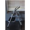 Image 2 : 2 Step Stool