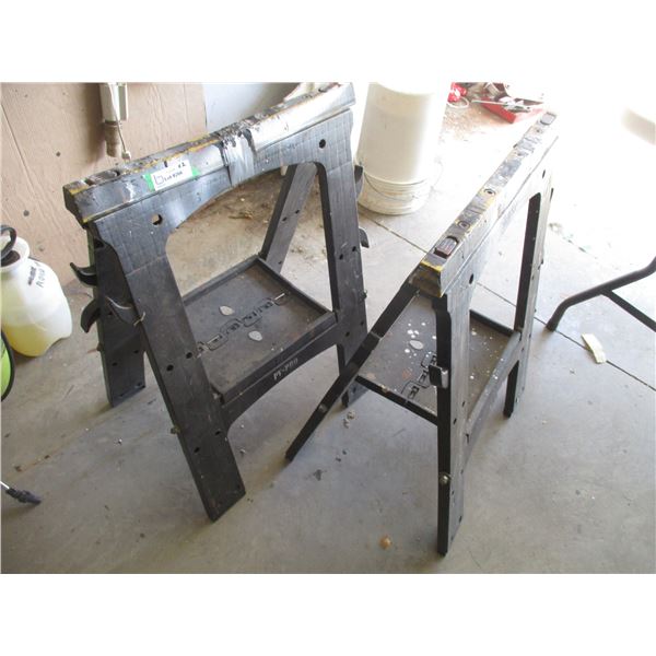 (2) Folding Sawhorses