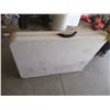 Image 5 : Folding Table - 2 1/2' x 6' - Suitcase Style