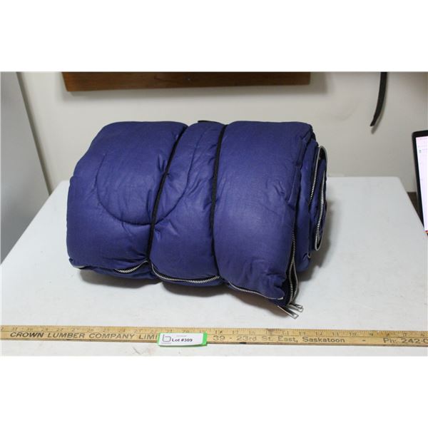 Sleeping Bag - Unknown Brand/Weight (Appears New)0