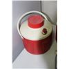 Image 7 : (3) Small Plastic Coolers & Water Jug