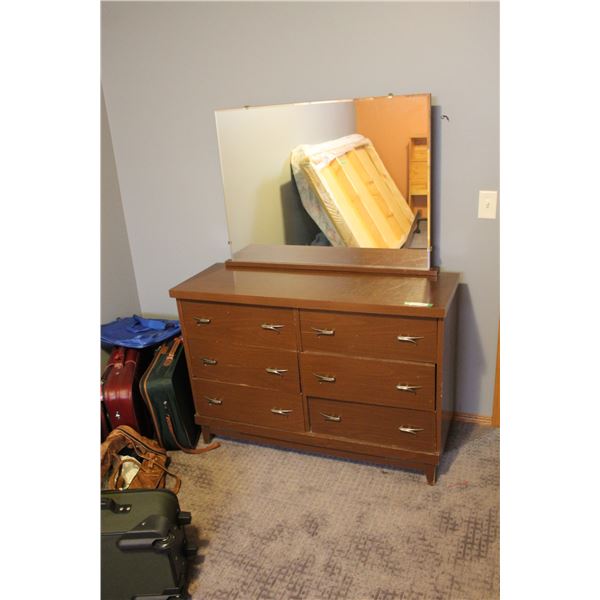 Vintage Vanity Dresser (Dimensions in Pictures)