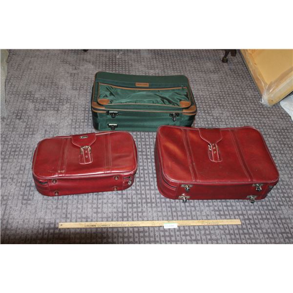 (4 pcs) Vintage Luggage - (3) Holiday & (1) Pierre Cardin