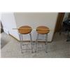 Image 1 : (2) 27" Stools