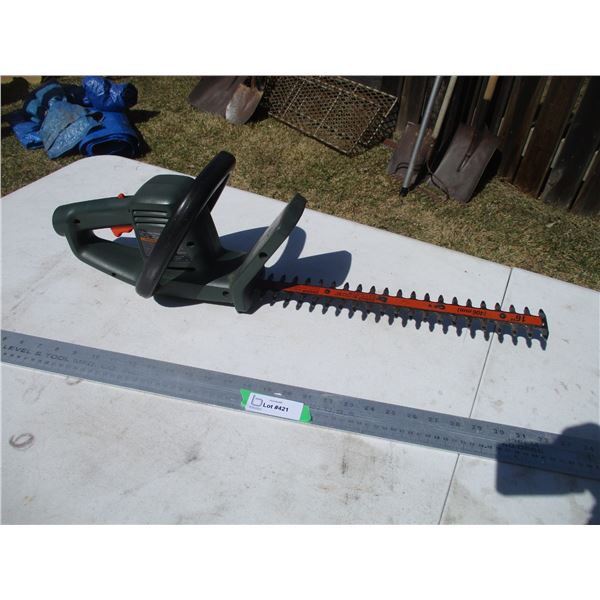 Black & Decker 16" Electric Hedge Trimmer