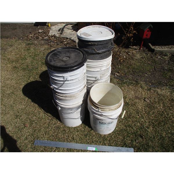 (10) Plastic Pails With Metal Handles