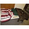 Image 1 : (3) Blankets