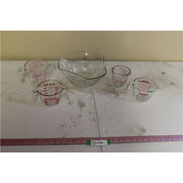 Pyrex Measuring Cups, Clear Glass Bowl
