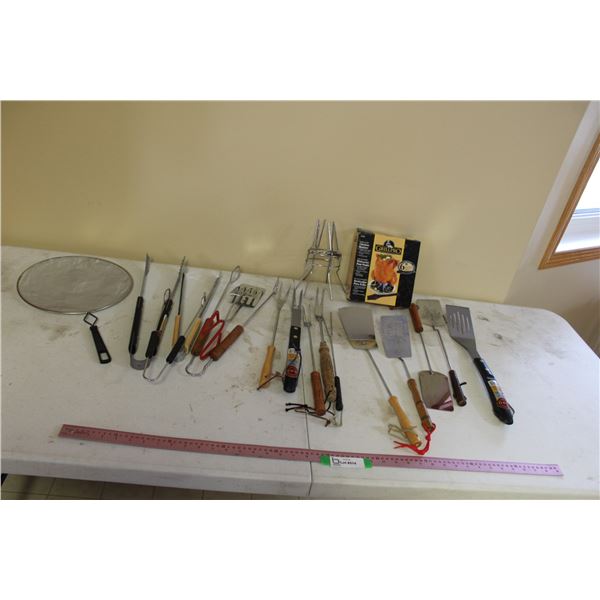 Assortment of Barbecue Tools, Splatter Lid