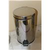 Image 3 : Step-On Garbage Can, 3 Piece Cannister Set
