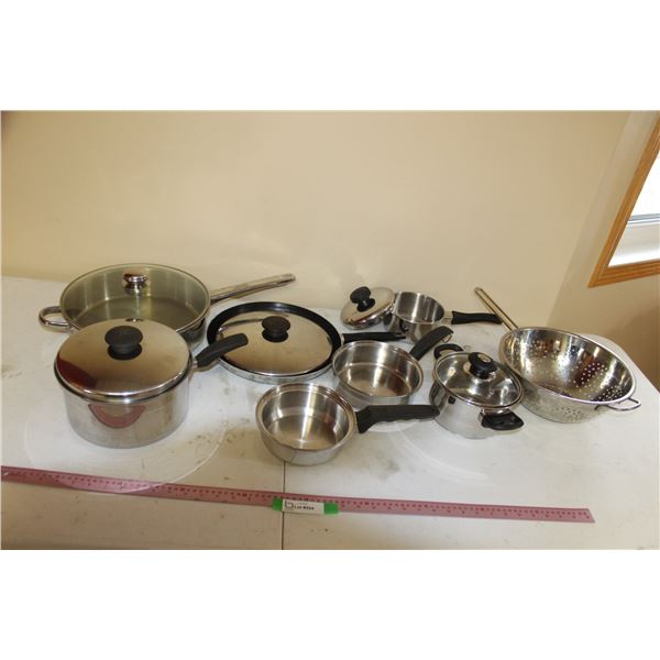 (2) Frying Pans, Cooking Pots, Colander