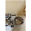 Image 4 : (2) Frying Pans, Cooking Pots, Colander