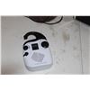 Image 4 : GE Ghetto Blaster, Lloyd's Radio Alarm, Shower Clock Radio, Garbage Can