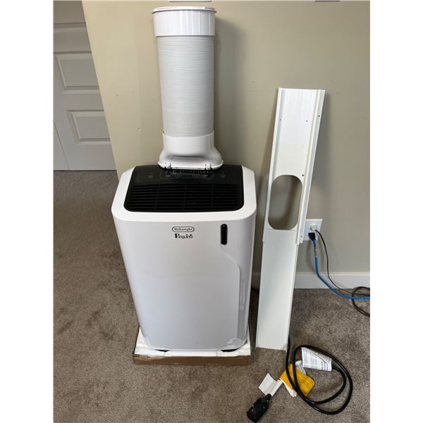 Delonghi Air Conditioning Unit with Remote