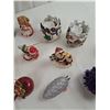 Image 15 : Assorted Christmas Decor