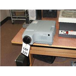 AMP PRO LCD 150 PROJECTOR