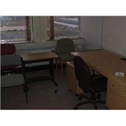 QTY OF OFFICE FURNITURE INCLUDES 1 LIGHT OAK PEDESTAL DESK, 1 LIGHT OAK PEDESTAL UNIT, 1 LIGHT OAK P