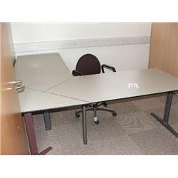 GREY DESK SYSTEM WITH CORNER RETURN, BUILT UNDER 4 DRAWER PEDESTAL UNIT, SET OF MAPLE BUILT IN FILLI