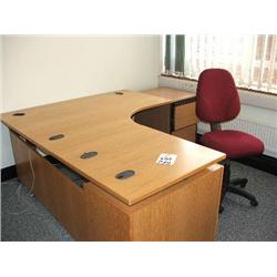 LIGHT OAK DESK WITH EXTENSION, 1 X 3 & 2 DRAWER PEDESTAL UNITS, 1 X ROUND MEETING TABLE, 1 X 4 DRAWE