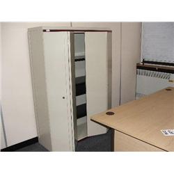 LIGHT OAK DESK, 1 X GREY METAL FILE CUPBOARD.