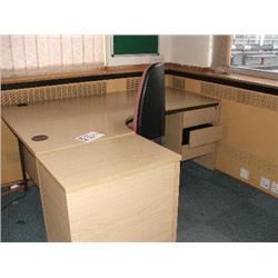 LIGHT OAK DESK, 1 X LIGHT OAK 4 DRAWER PEDESTAL UNIT, 1 X CHAIR